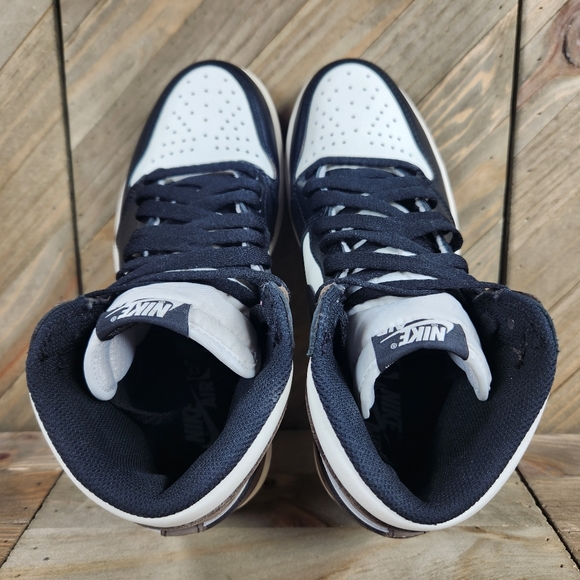 Nike Air Jordan 1 Mocha Retro High Mens Athletic Sneakers Size 8.5 Womens 10 - Picture 7 of 9